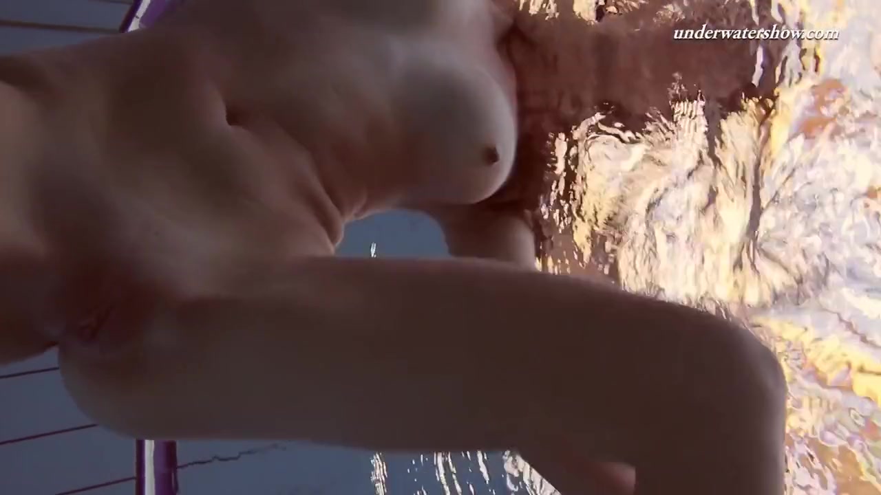 Czech teen 18+ Sima In The Public Swimming Pool Nude