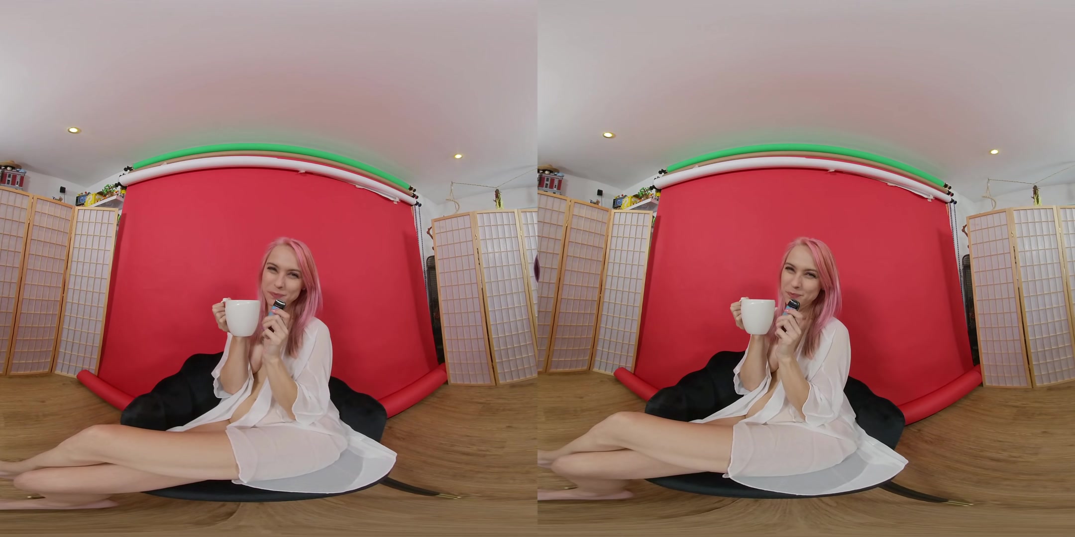 Chloe Toy - Vaping - VRSmokers