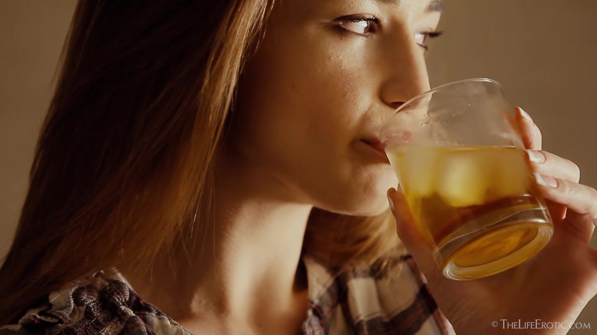 Liquid Gold 2 - Susie - TheLifeErotic
