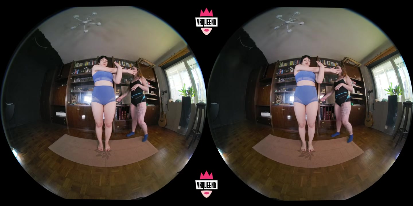 Stretching Together - VRQueens
