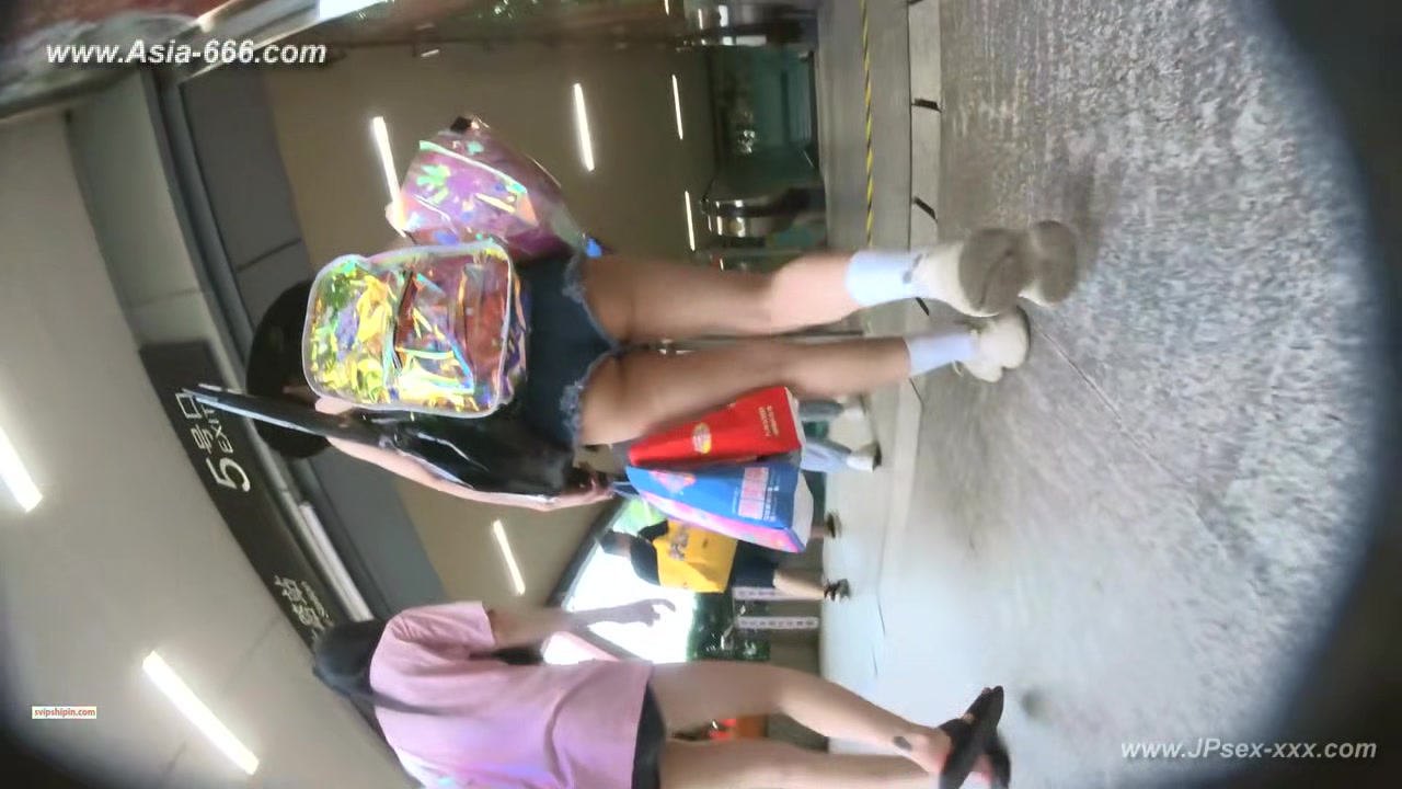 peeping chinese amateur upskirt.113