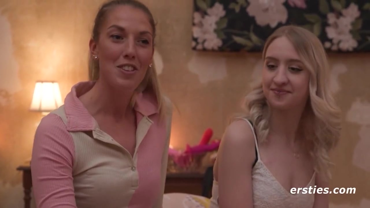 4 Incredible Girls Have Steamy Lesbian Sex Together