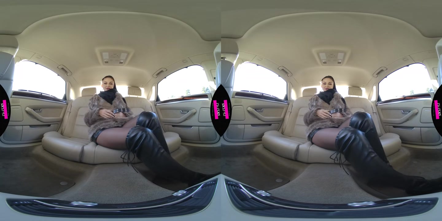 Car Sex Is Great With Sexy Mia Trejsi - PS-Porn