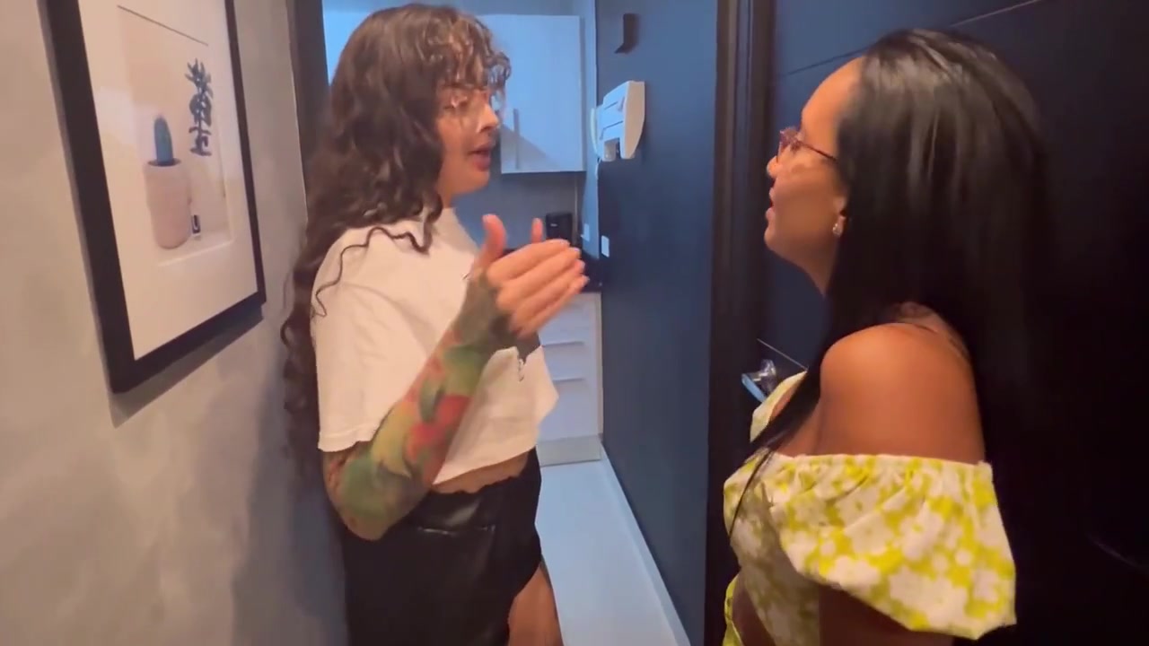 Shemale And Two Girls Fuck A Tantaly 14 Min - Lina Paige