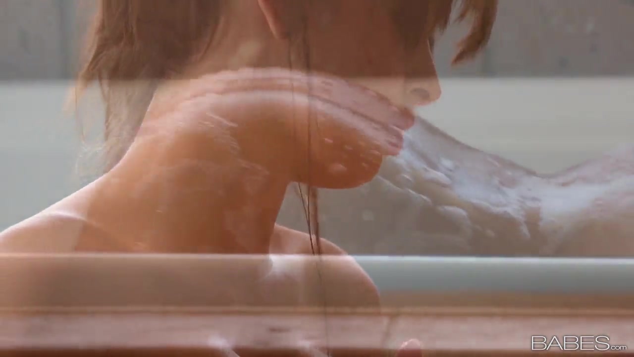 Gentle masturbation in the shower and a titjob of fancy frail, Natalie Heart
