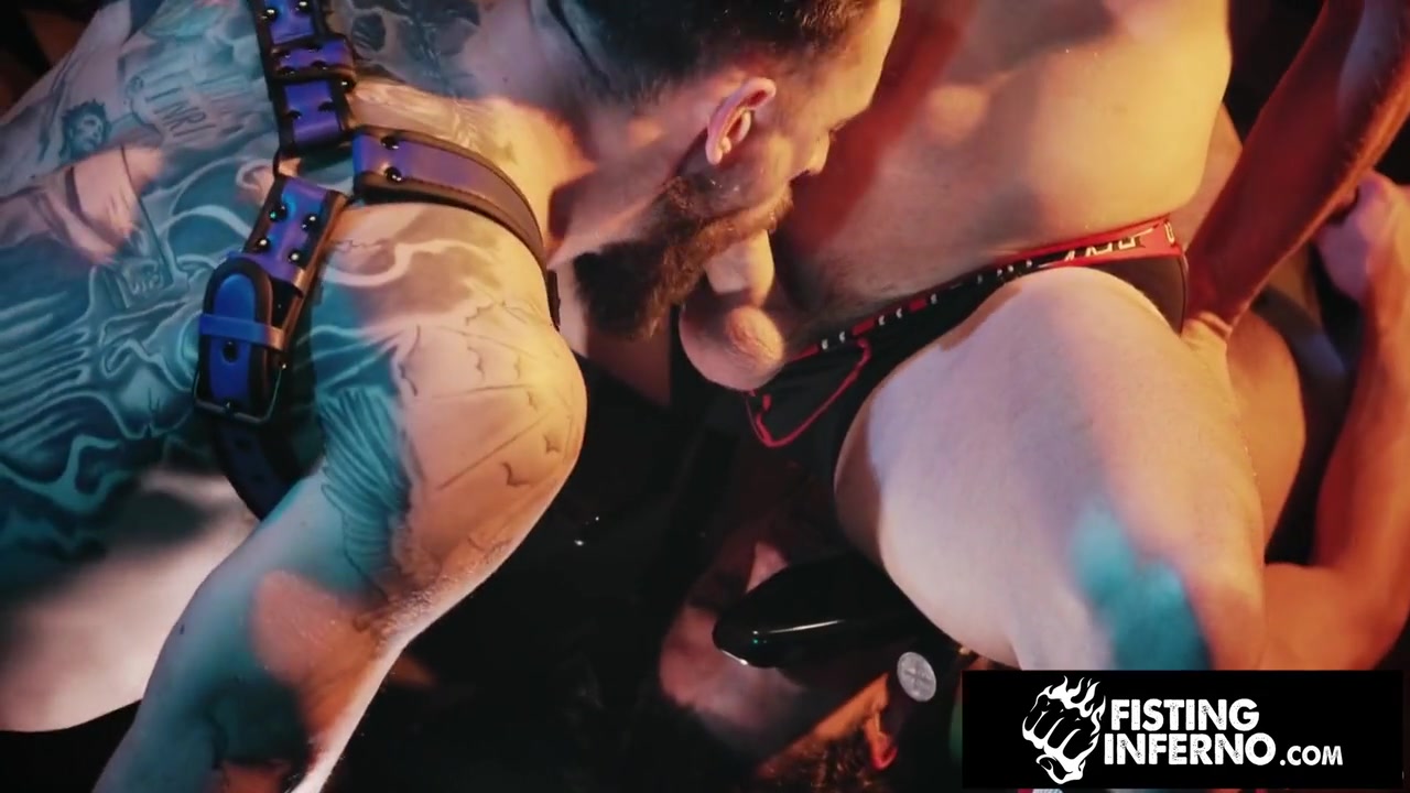 Alpha Wolfe And Devin Franco In Muscle Hunk Serviced By Sexy Strangers