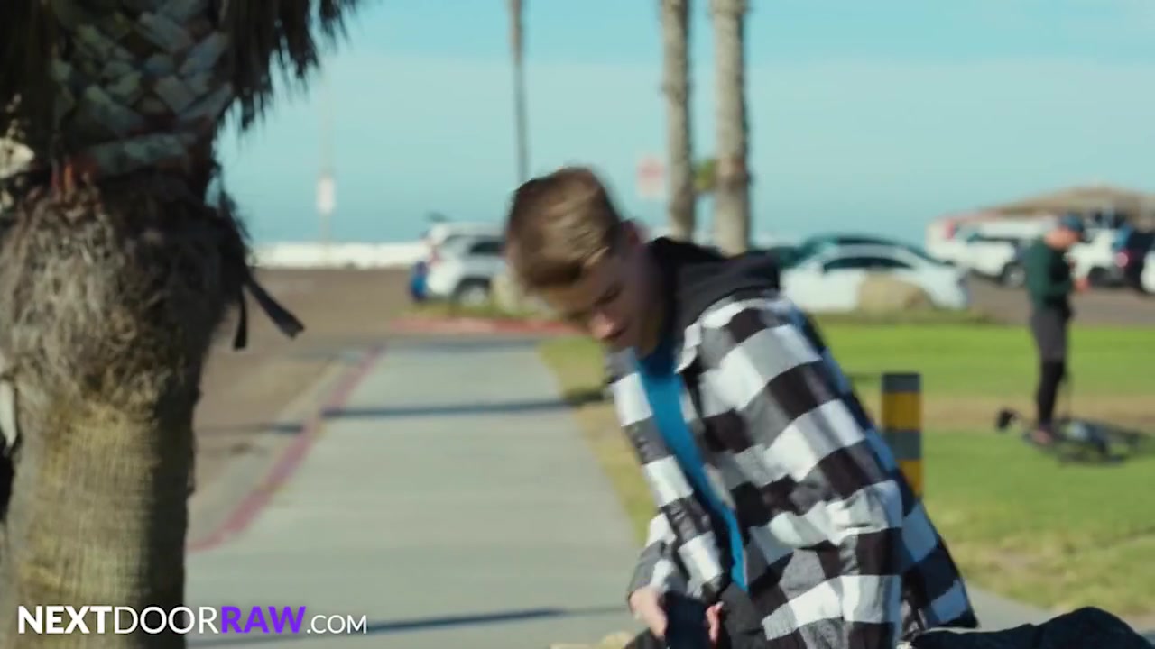 Sexy Sk8ter Hooksup Wt Twink Stranger Cristiano - Trevor Harris