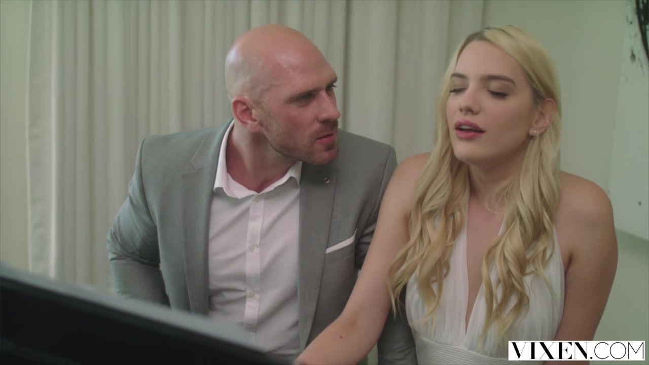 VIXEN Kenna James Has Unbelievable Passionate Sex