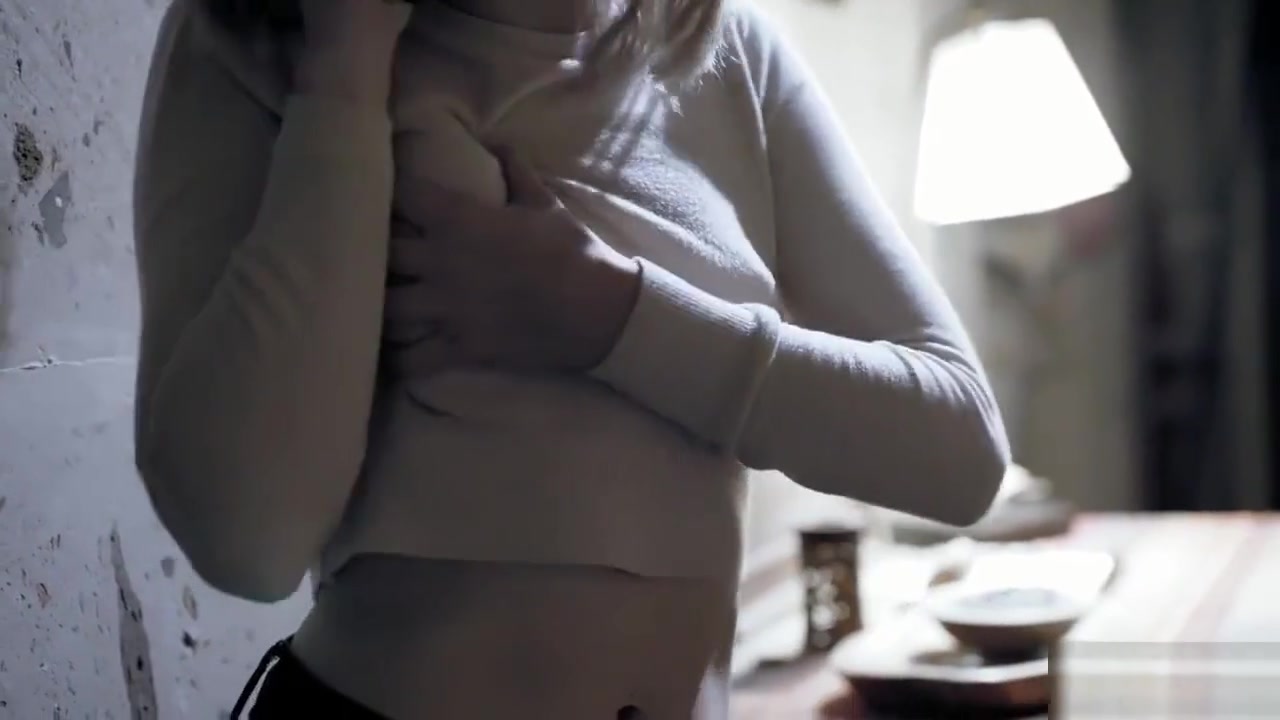 Babysitter teen 18+ fuck while on the phone with boyfriend
