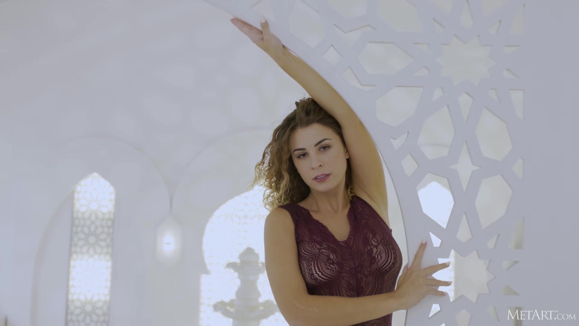 Arabesque - Alice Kelly