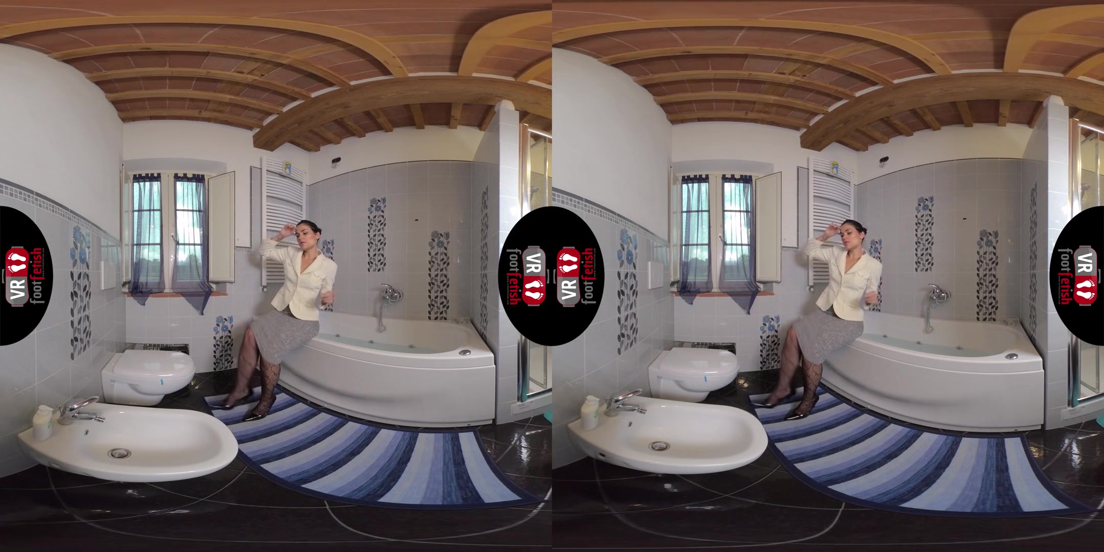 Gorgeously Beautiful Chiara Takes A Warm Bath - Leg and Foot Fetish VR