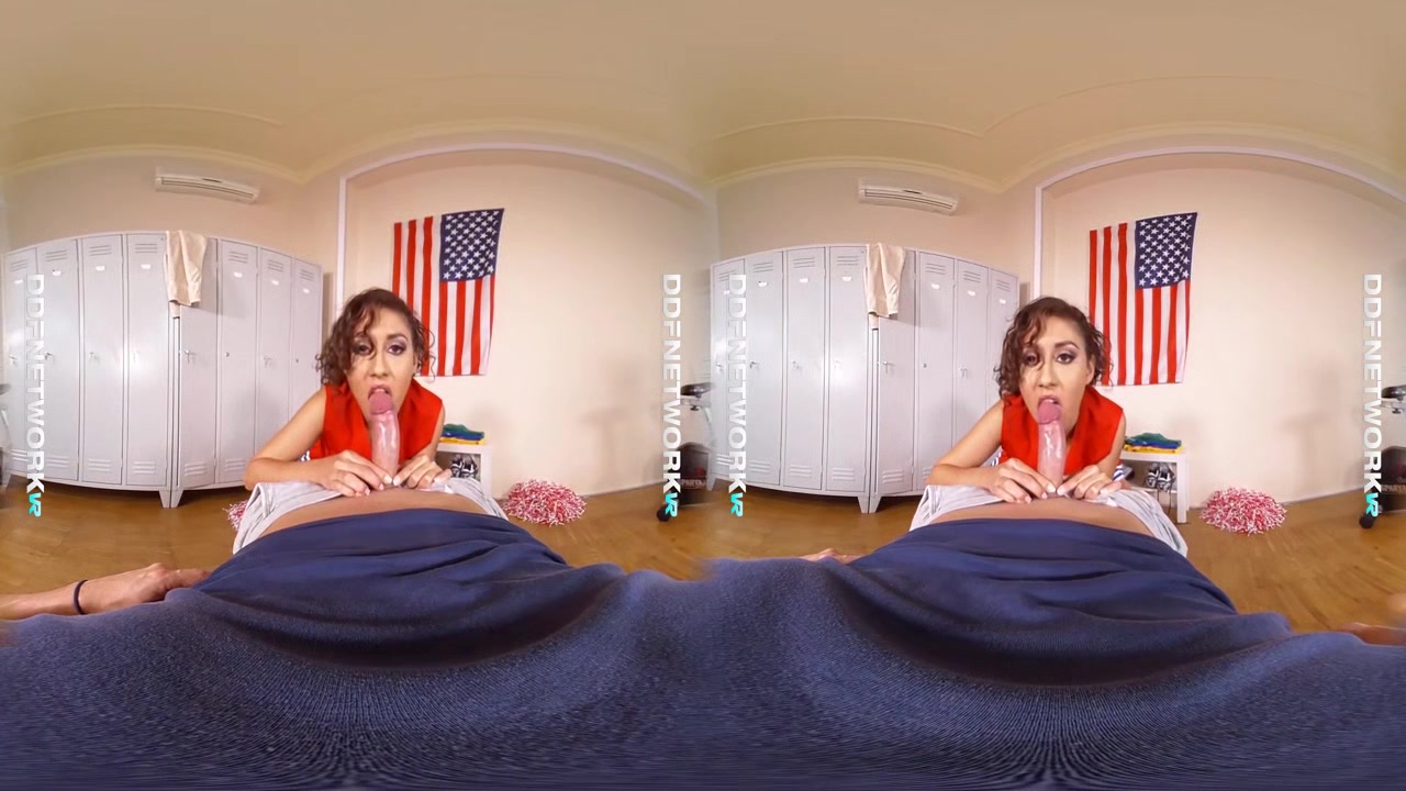 Lick That Dick: Petite Latina Goes For His Grand Cock