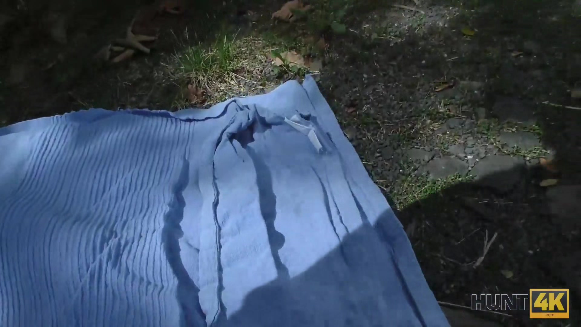 HUNT4K. Slutty girl has dirty sex in the car in front of bf