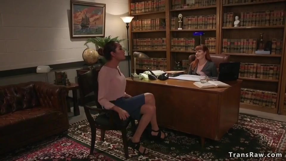 Redhead Attorney Had Intercourse By Big Chopper Tranny - On The Couch And Jessica Fox