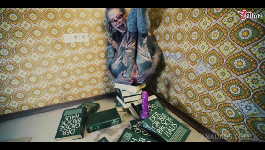 ANAL gapes and PISS on books and TOYS - PEE, ANAL, ATM, Toys (goth, punk, alt porn) ZF060 - PissVids