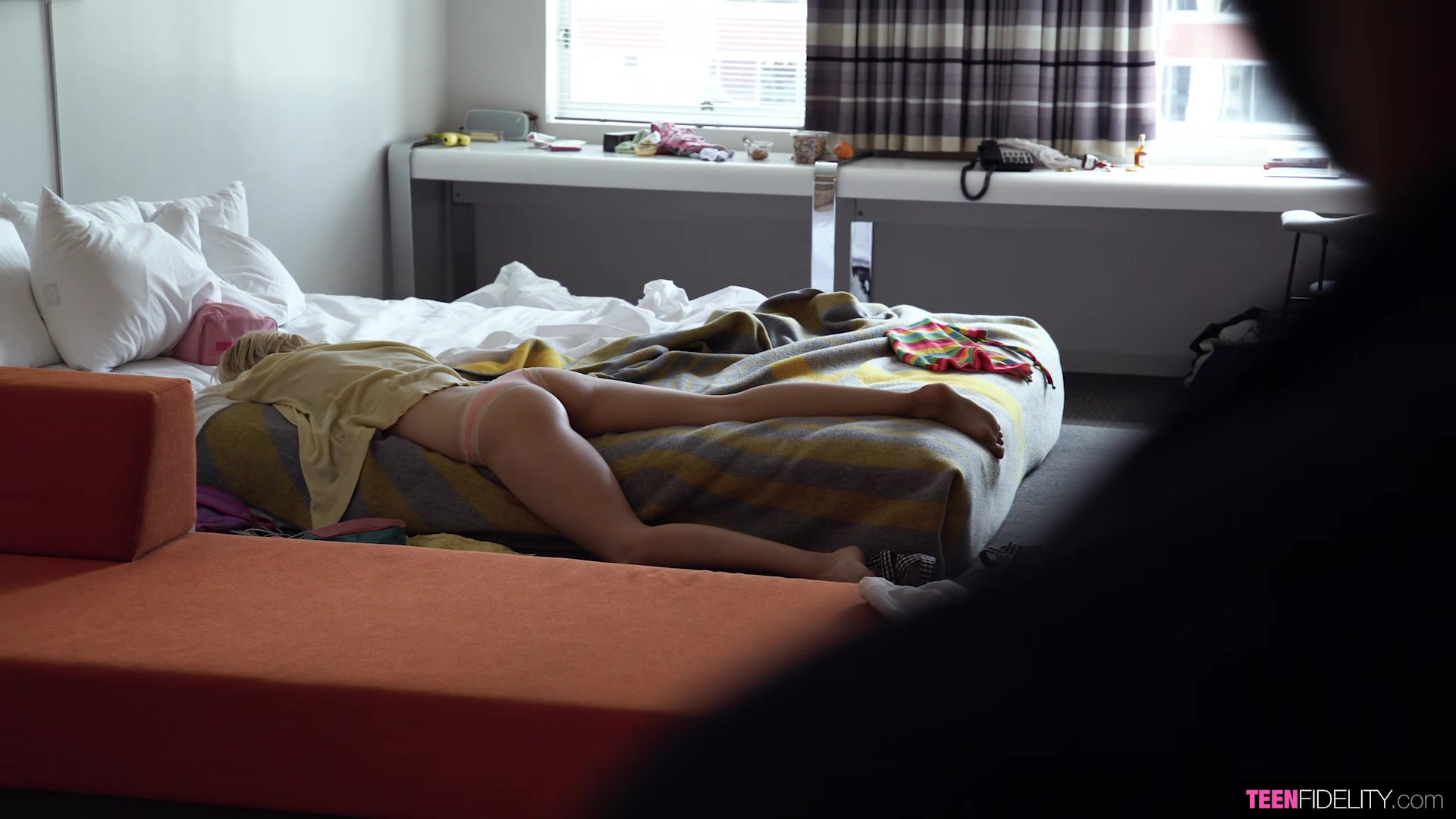 Lights Out - Starring: Chloe Cherry - PornFidelity