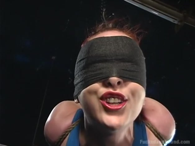 Berlin's Holes in Dungeonsex Video
