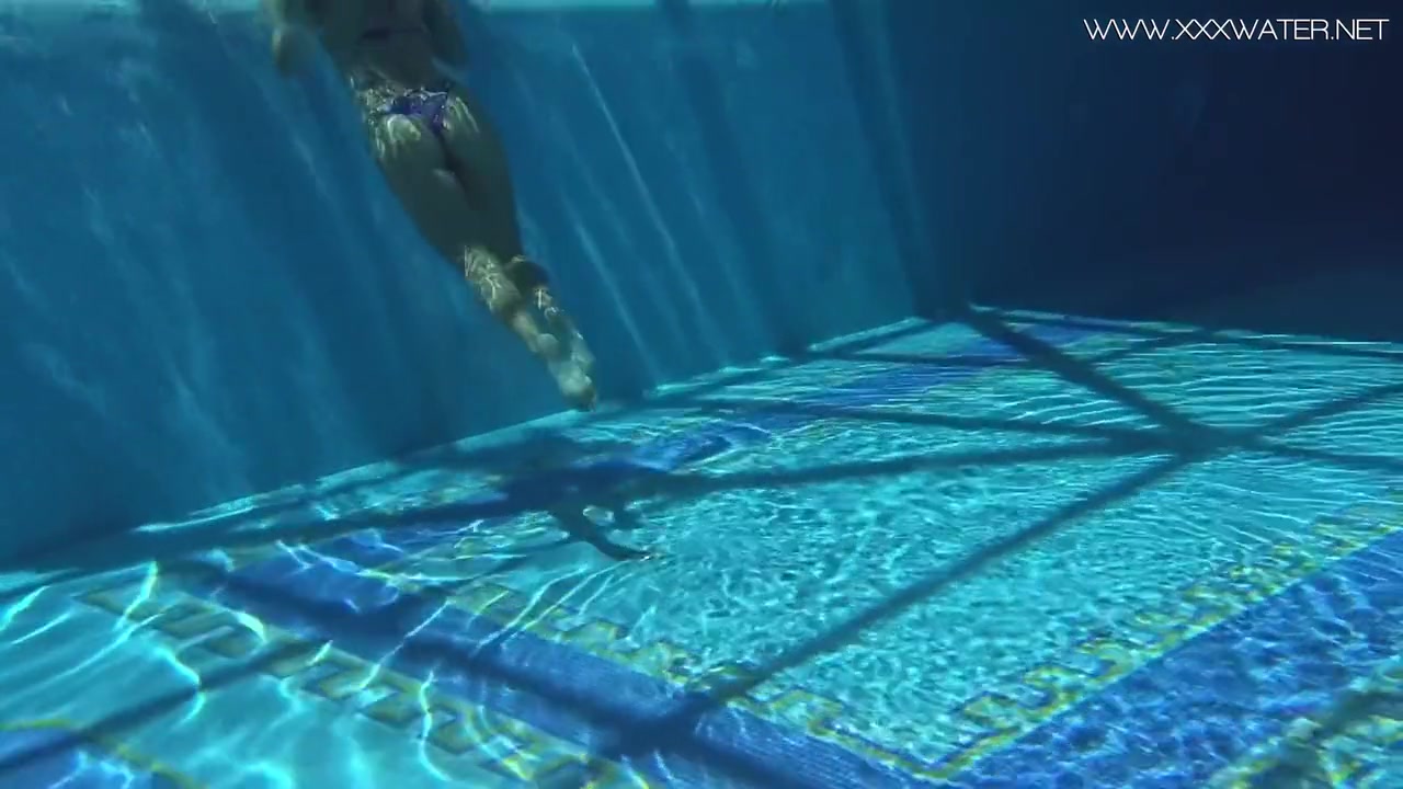 Absolutely Astonishing Blonde Pornstar Swimming - Mary Kalisy
