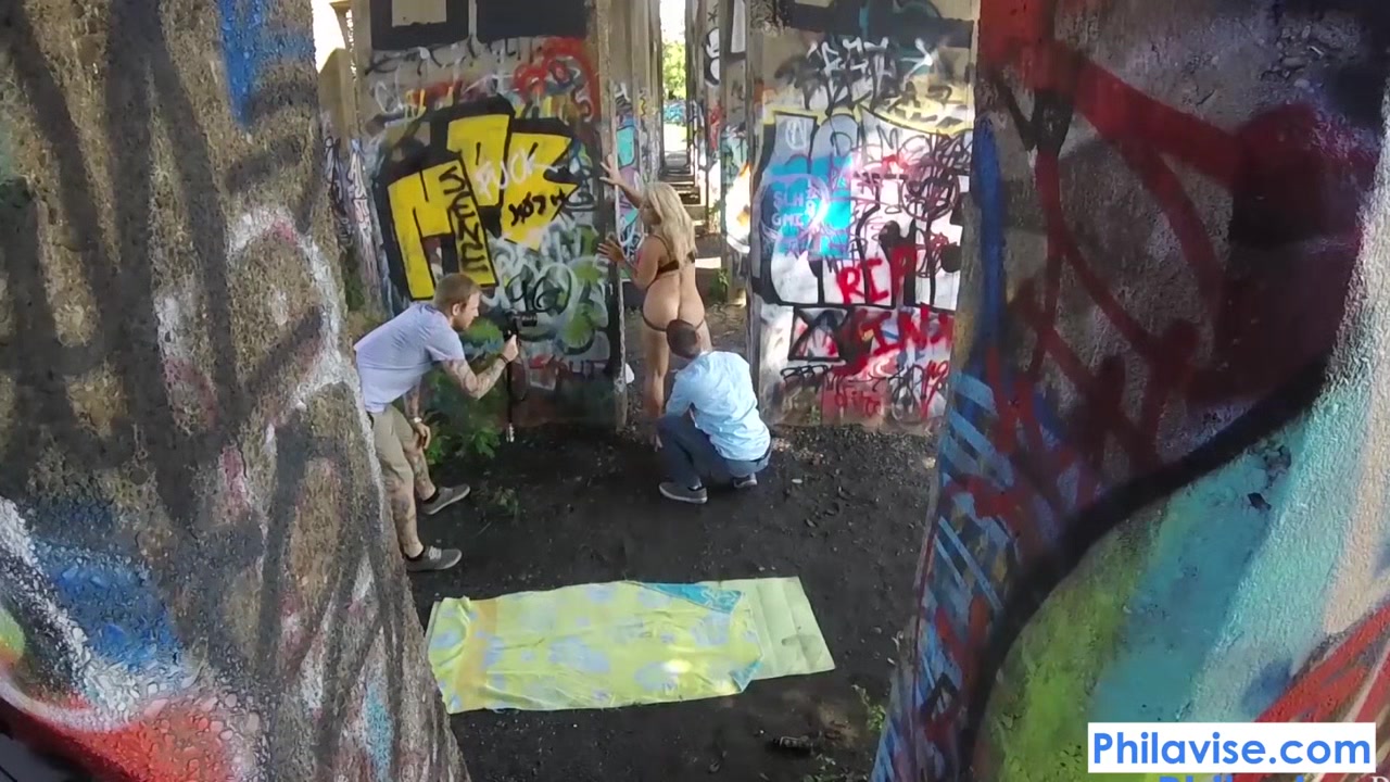 PHILAVISE-Action cam public milf fucking with Alyssa Lynn