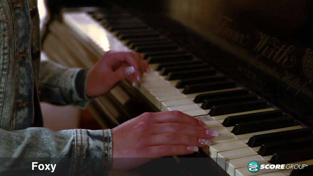 Piano Player's Pussy - Naughtymag