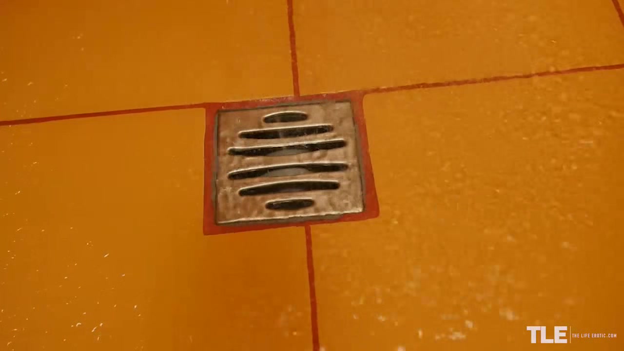 Yellow Shower 2 - Anna G - TheLifeErotic
