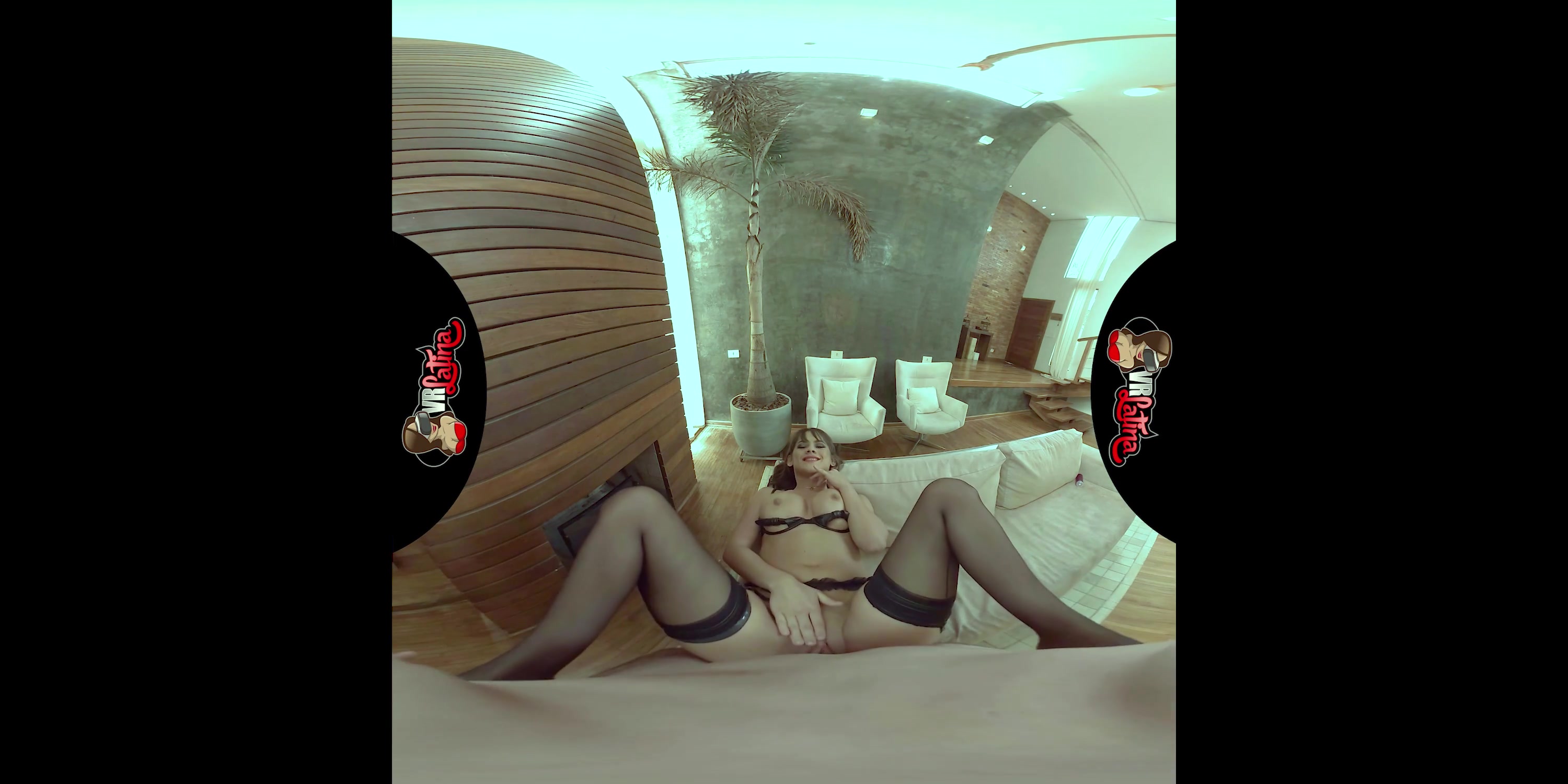 Paola Gurgel in Riding School & Brazilian Style - VRLatina