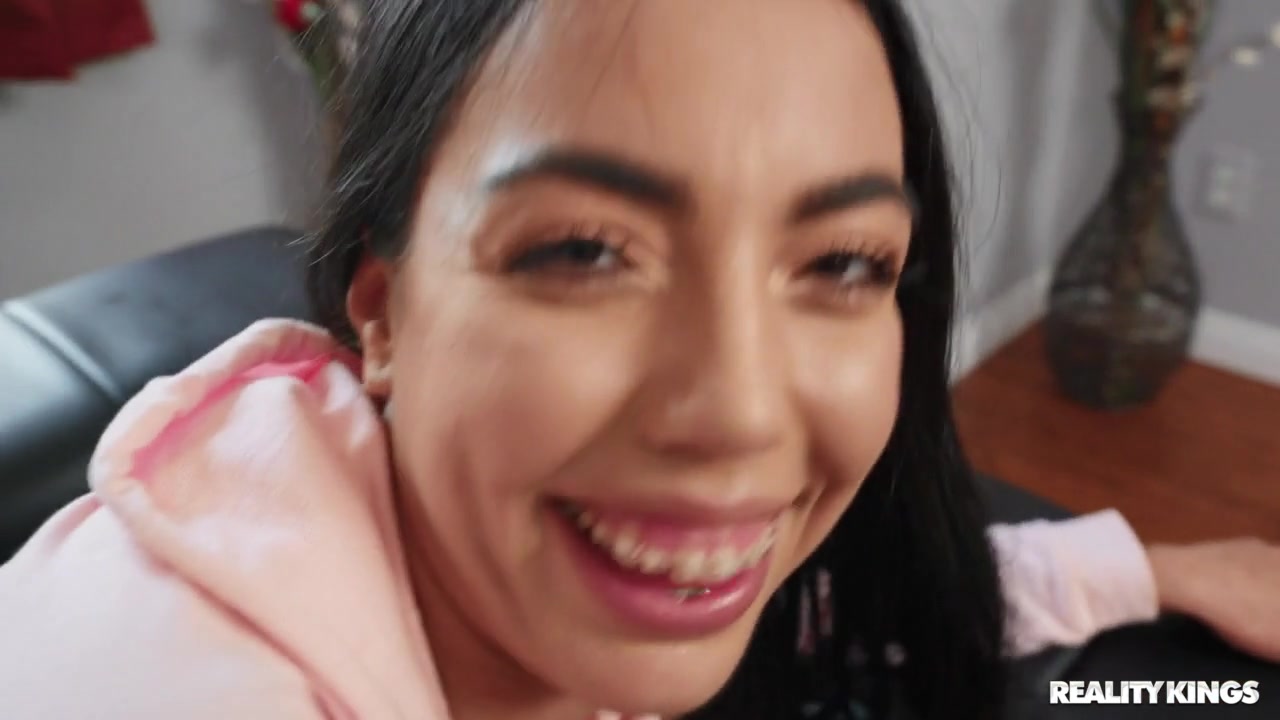 Rachel Rivers in Brave Brace Face - TeensLoveHugeCocks