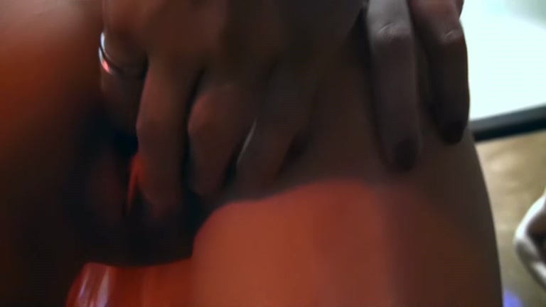 Hawt gal squirting in front of everybody
