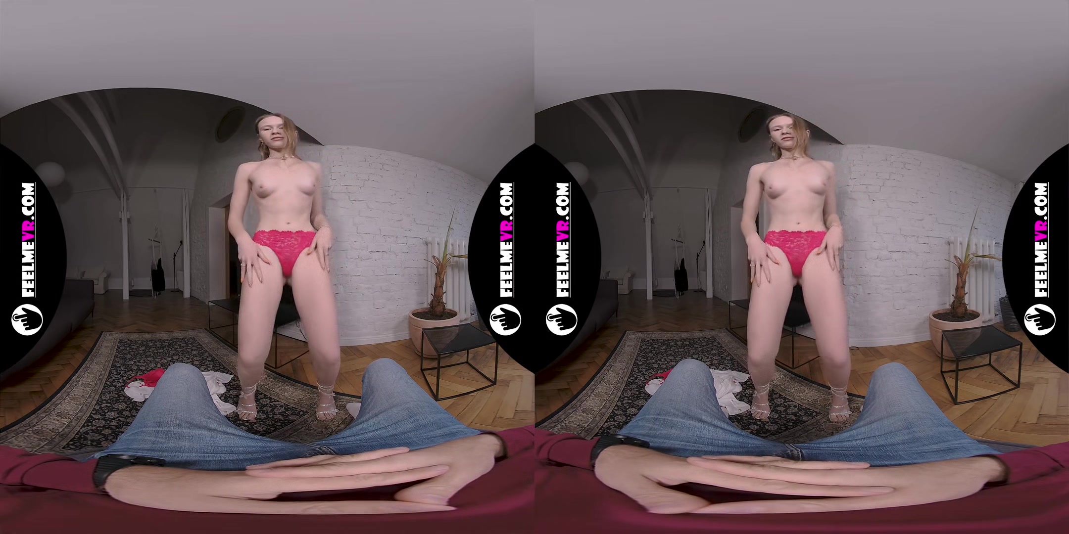 Virtual Reality Striptease With Zuzanna