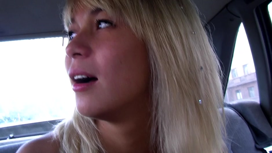 Daisy in hot chick and a horny guy enjoy street fucking