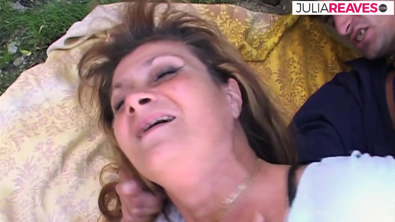 Hot Anal Fuck in the Barn