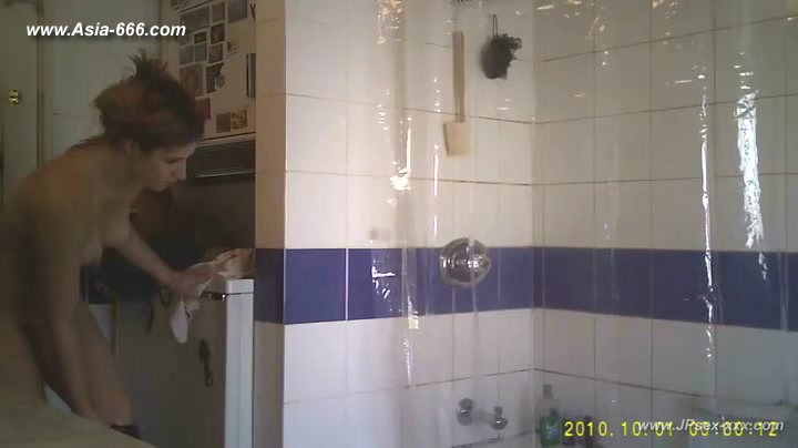 blonde girls shower.***