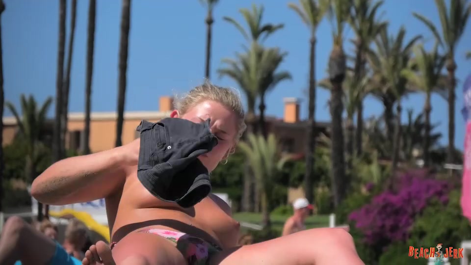 Mandy sandy - BeachJerk
