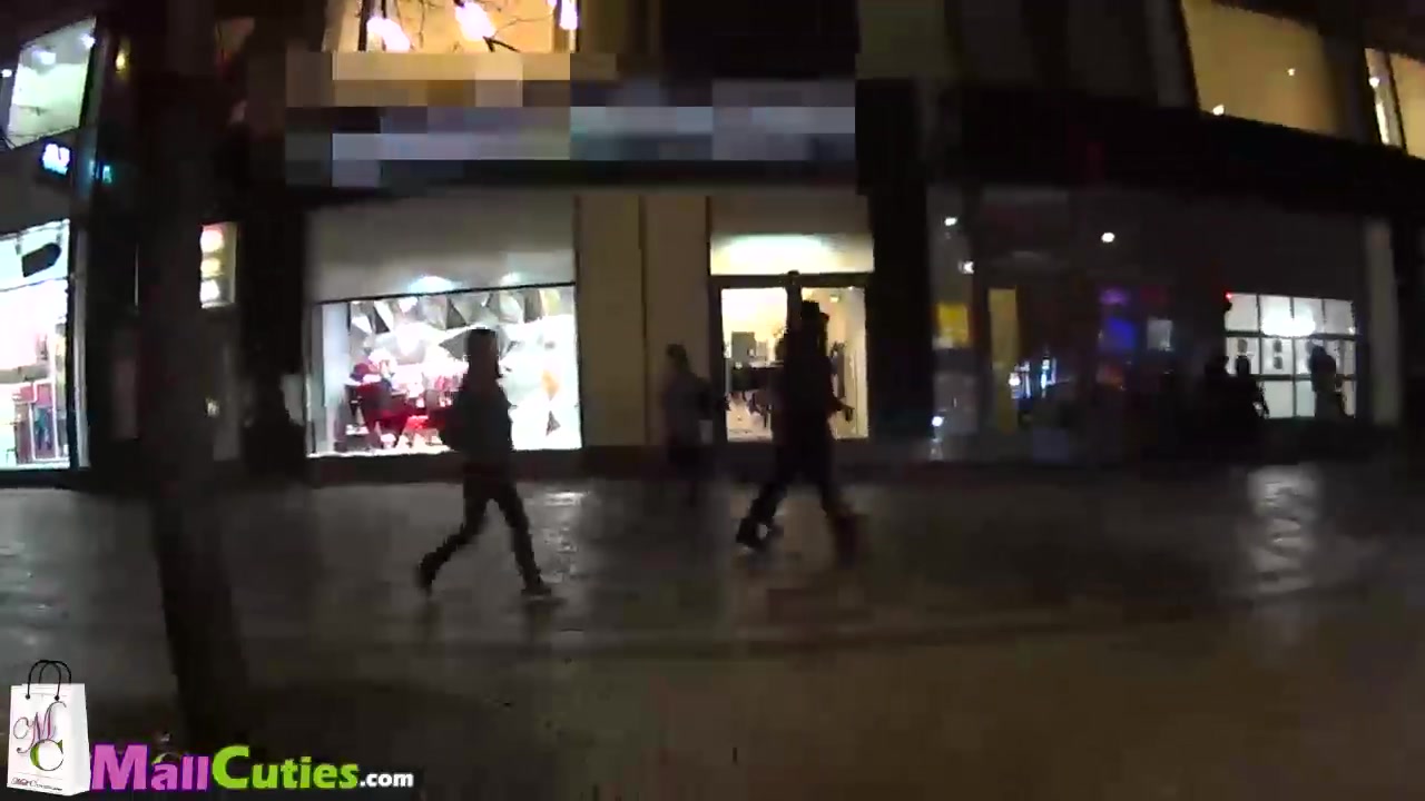 teen 18+ gilrs fucking on public