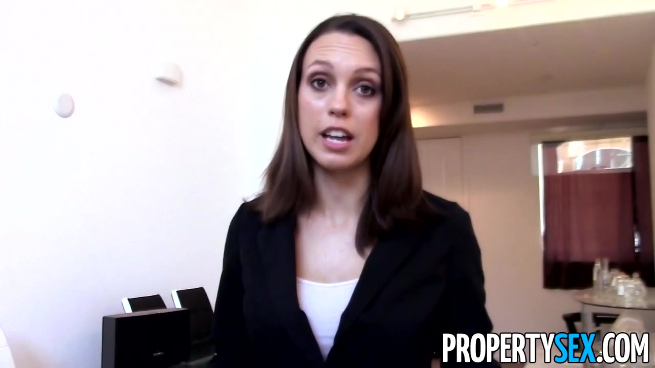 Motivated real estate agent uses her pussy to get client