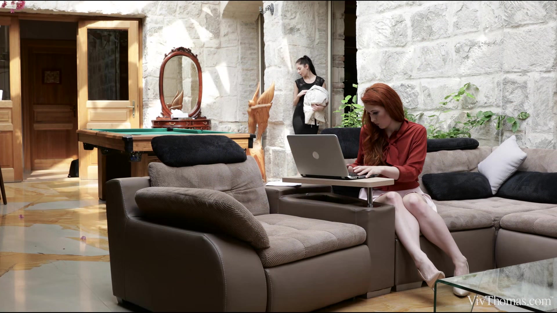 The Assistant 3 - Seduction - Isabella Lui & Rebecca Volpetti - VivThomas