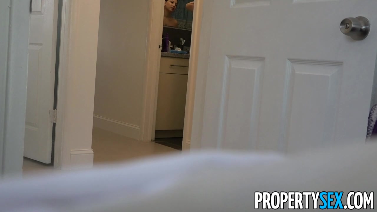 Big Ass Latina Alexis Rodriguez Tricked by Perv into Making Sex Video
