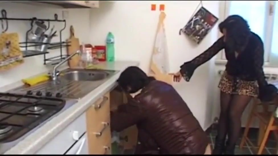 He Has No Money To Pay The Plumber And Fucks Him In Every Wa