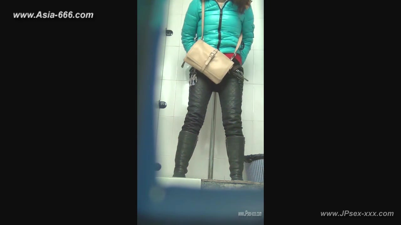 chinese girls go to toilet.148
