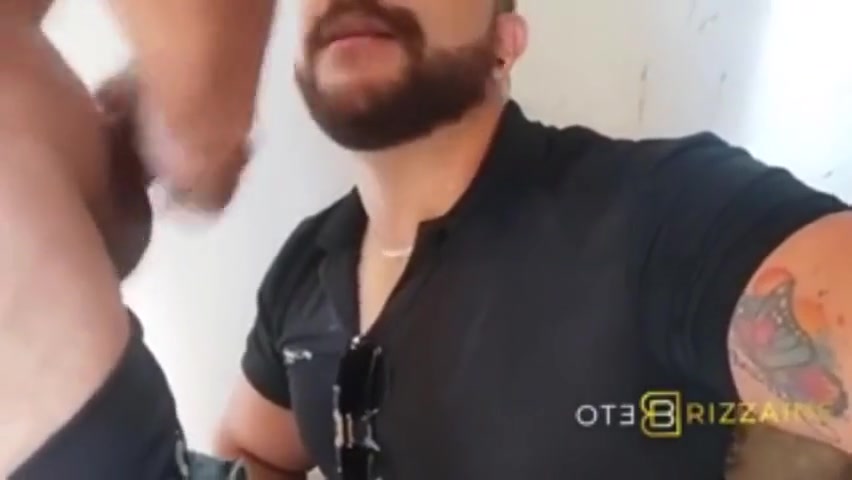 Un Hombre Me Cogio En Un Edificio Abandonado