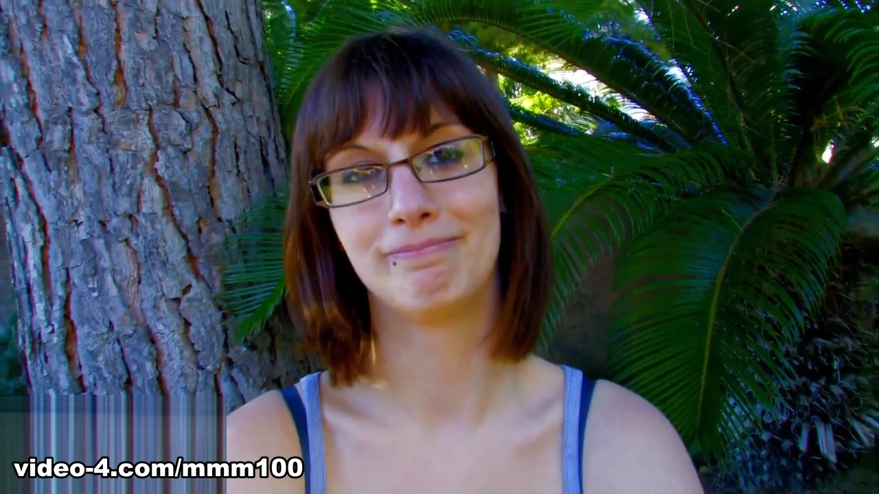 Lola Vinci in Video Interview Porno With Lola Vinci - MMM100