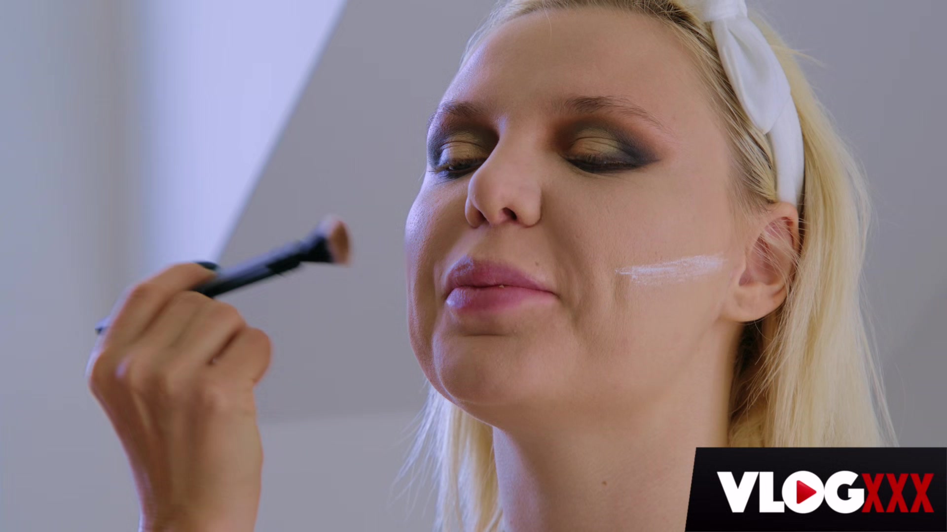 Miss Jackson Fucks To Receive A Facial