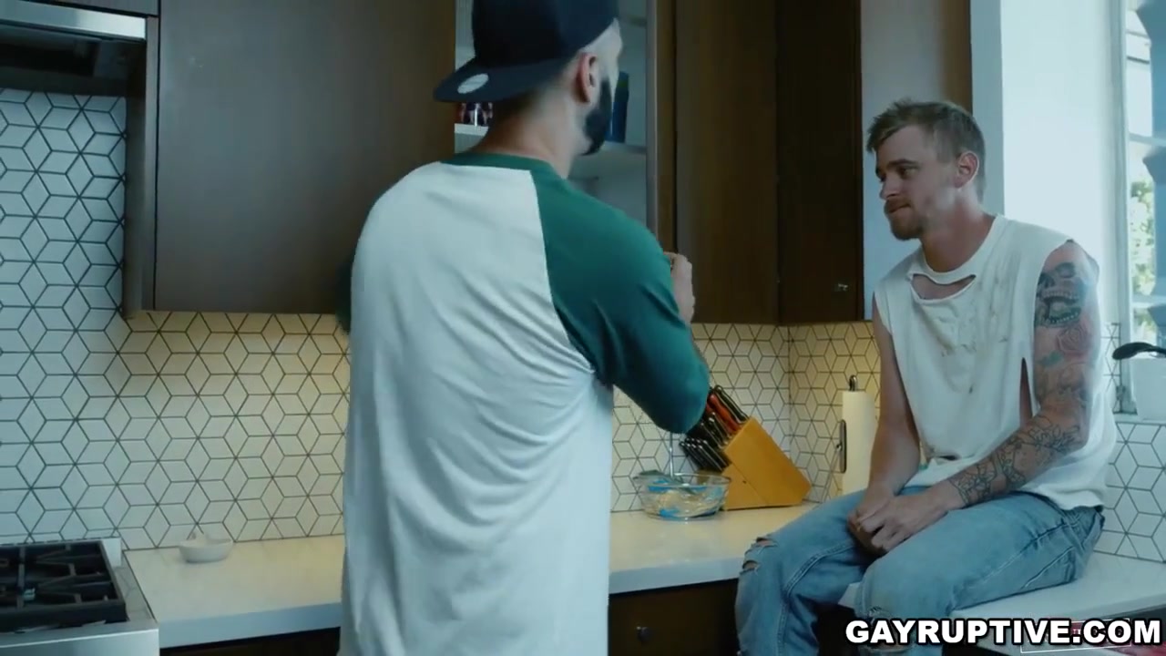 Gay Porn In Gay Homeless Man Anal Fucked By A Hunk Employee
