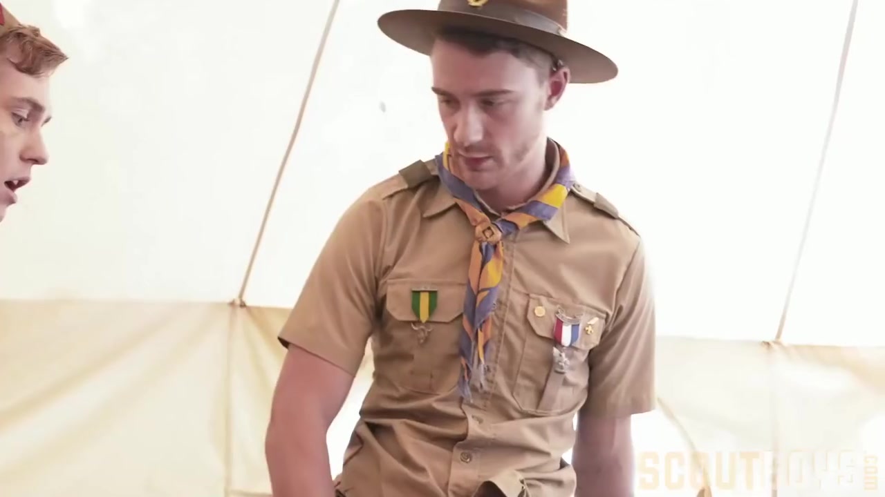 Smooth Twinks Share A Big Dick