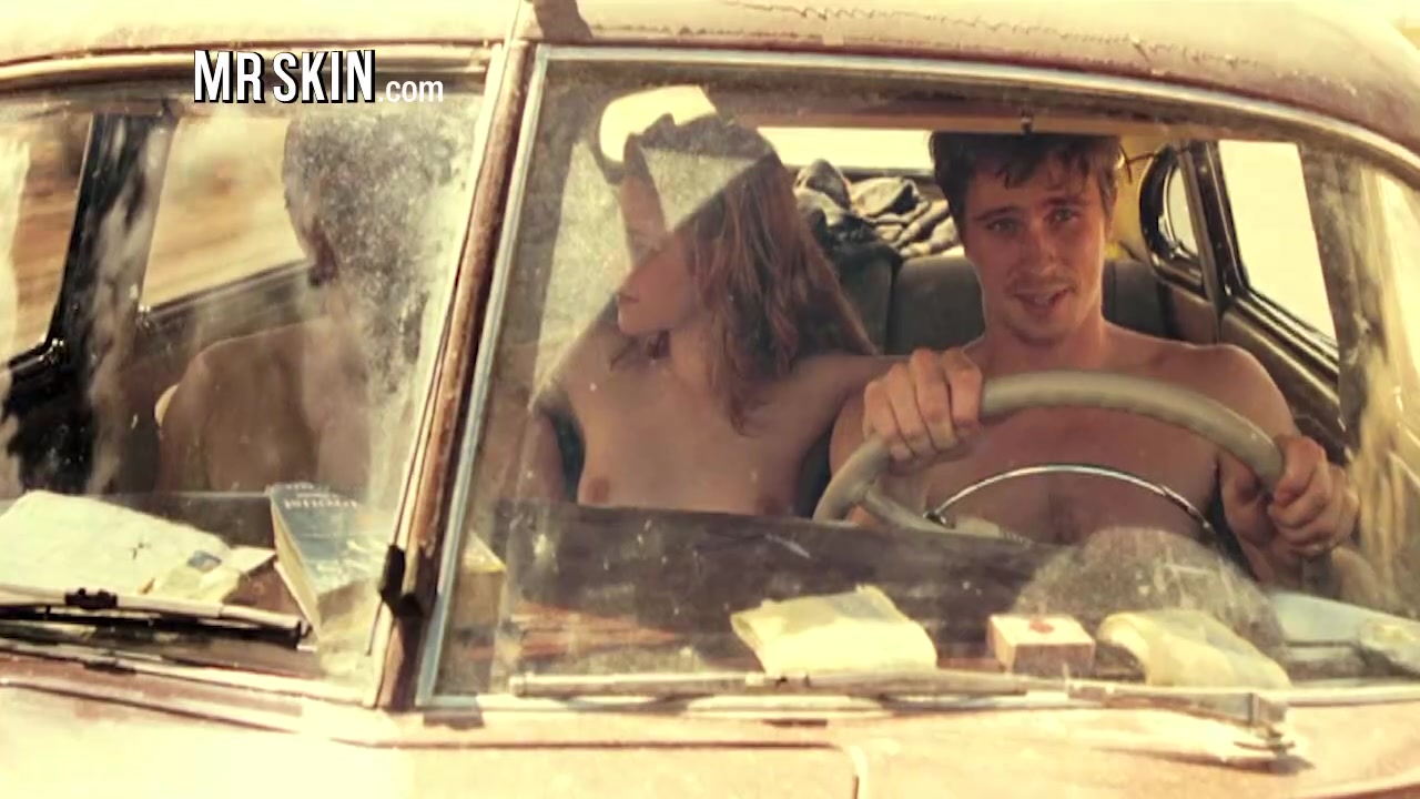 American Ultra's K-Stew Shows Off Her K-Two - Mr.Skin