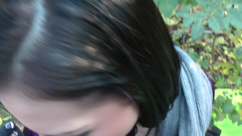 Hot chick gets her twat fucked in the outdoors