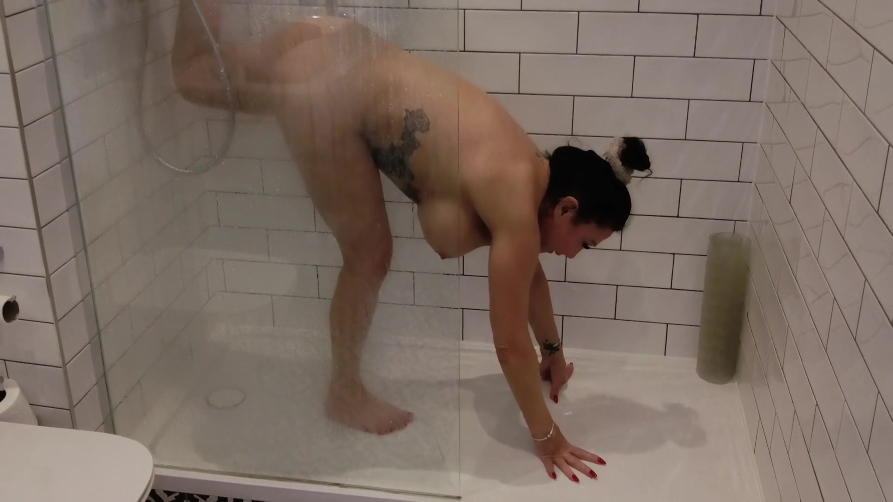 Nicoole Dupapillon Uks Longest Labia - A Sexy Shower