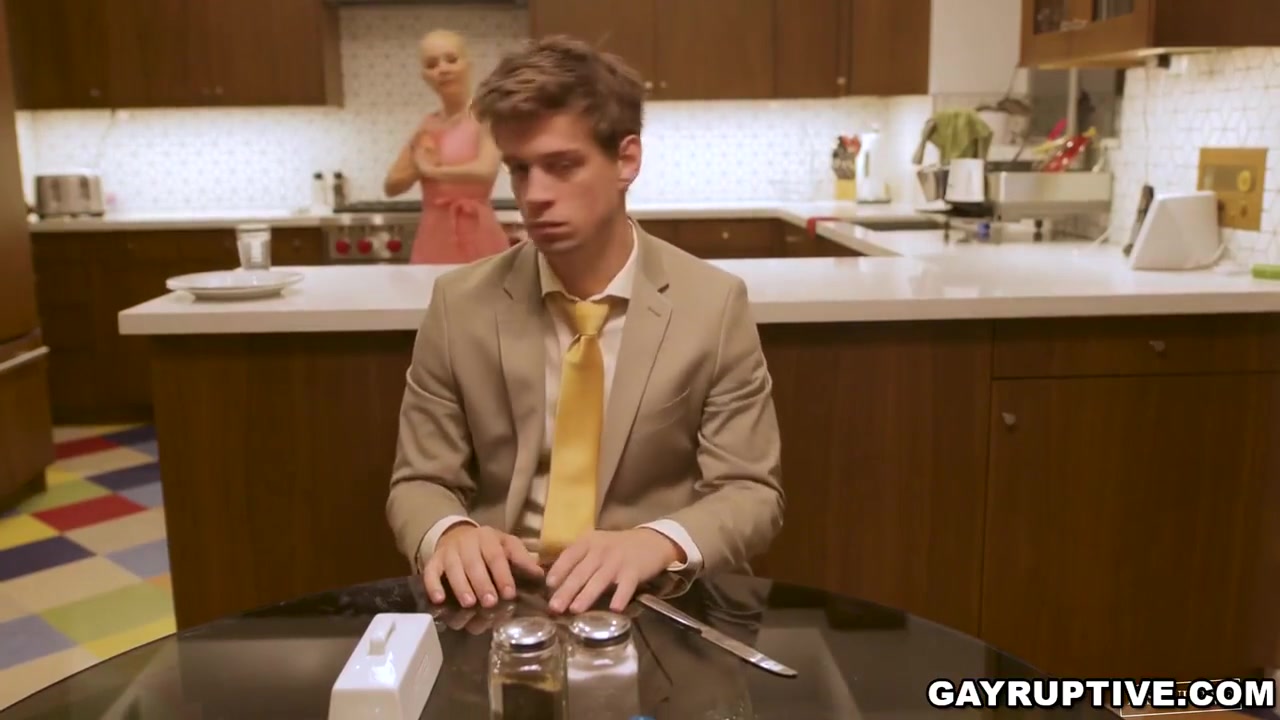 Dude Has Sex With A Mannequin That Comes Alive