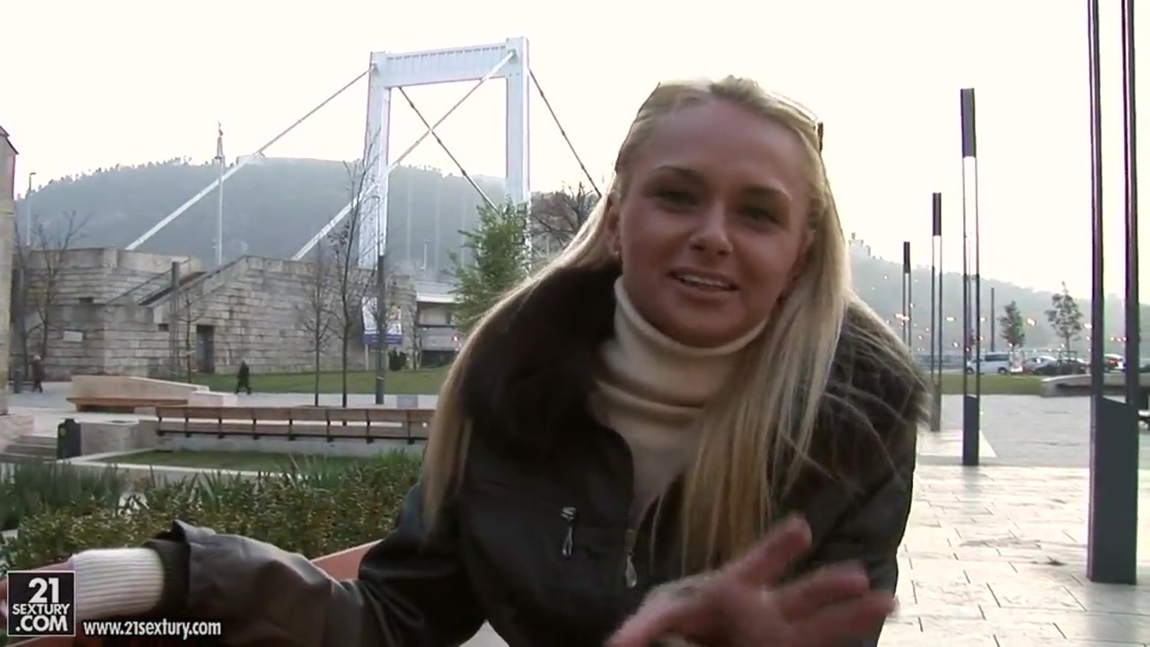 Ivana Sugar poses and demonstrates her secrets in public places