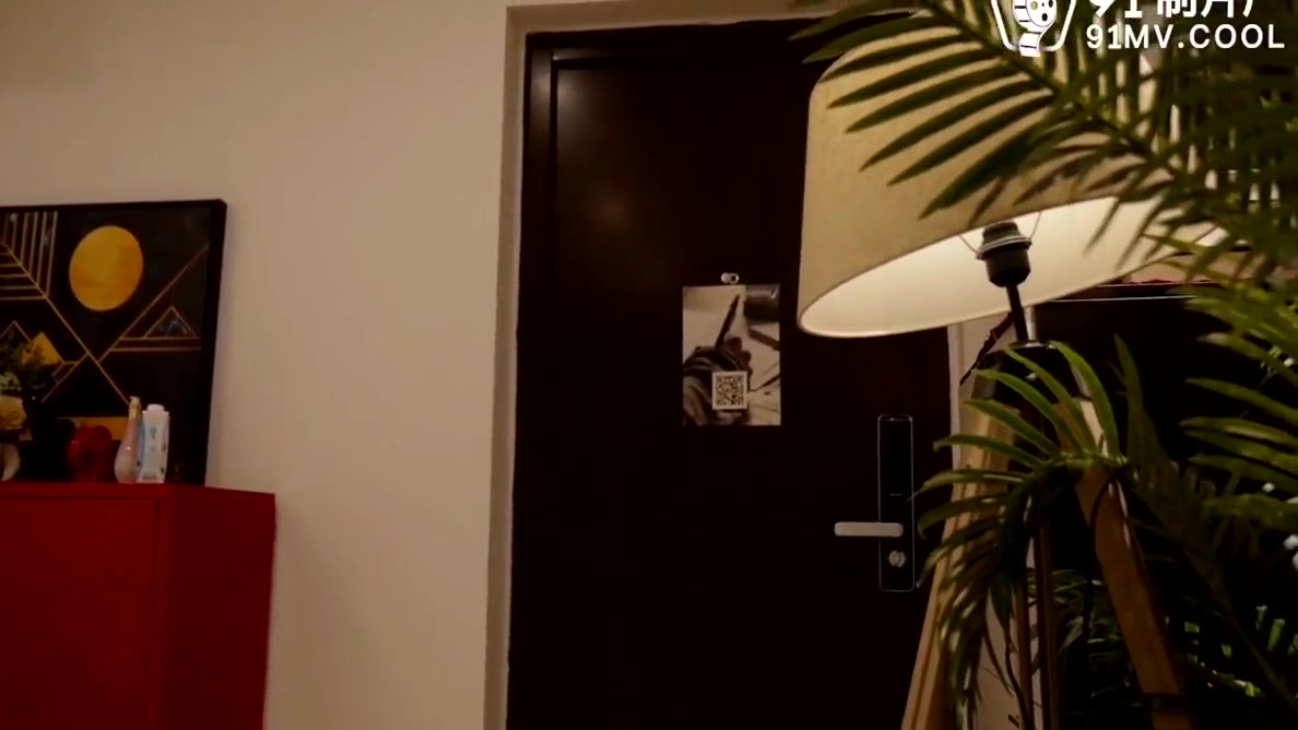 Cute Neighbor Wife Feel So Horny Teasing The Big Dick To Have A Hardcore Sex With Her